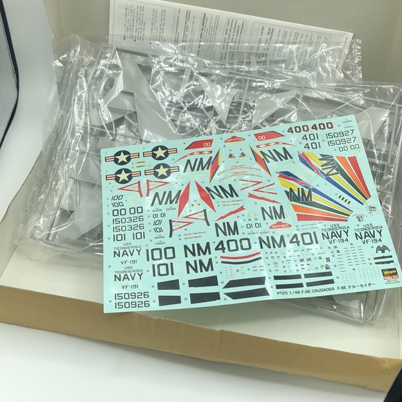 Hasegawa 1:48 Scale Kit Vought F-8E Crusader Model - Picture 11 of 12